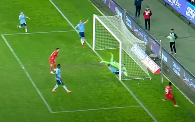 Şahruddindən Superliqa matçında vacib qurtarışlar