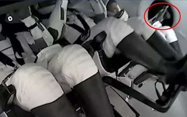 Gezeravcı qələmlə cazibə qüvvəsini belə sınadı