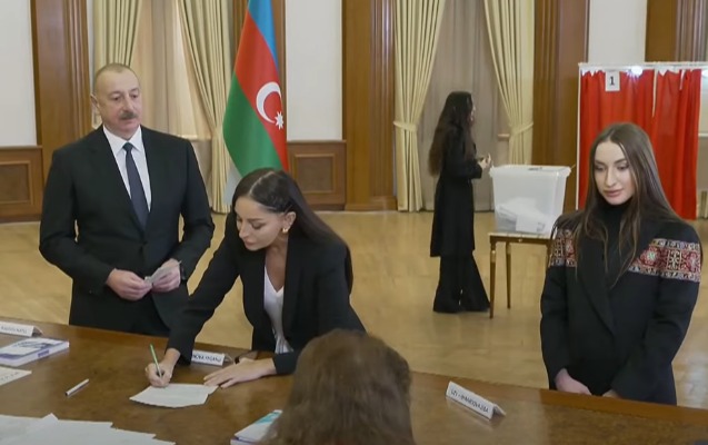 Prezidentlə ailəsinin Xankəndidən