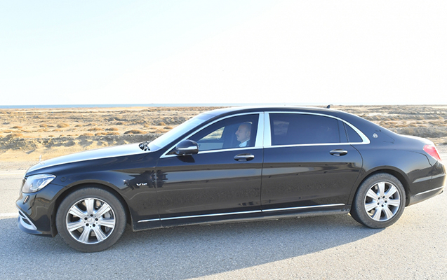 Prezident avtomobili saxlayıb faciə qurbanlarını andı