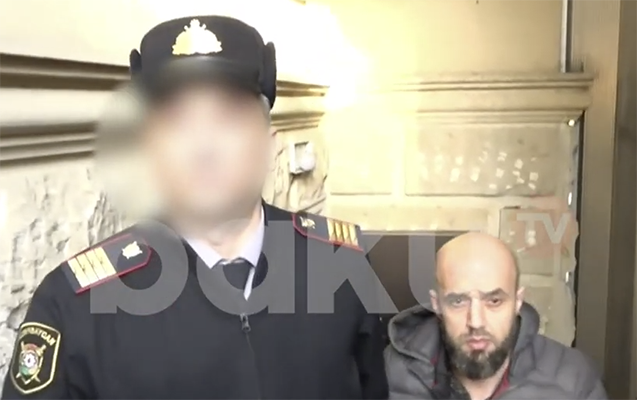 Azyaşlı qızını öldürməkdə şübhəli bilinən atanın saxlanılma anı