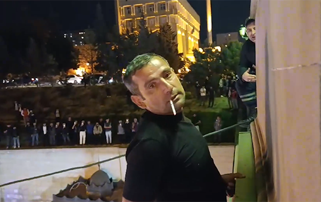 Gecə körpüyə çıxıb intihar etmək istədi