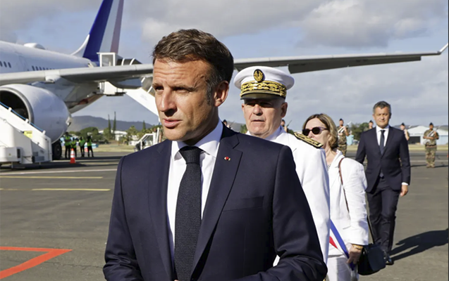 Makron Yeni Kaledoniyada səfərdədir