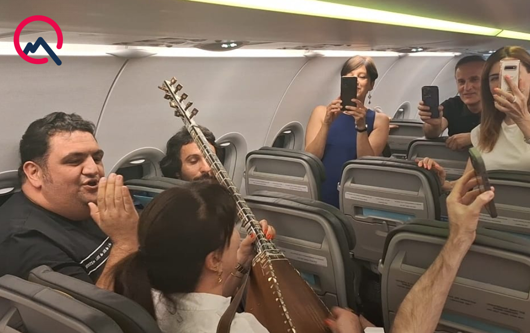 Təyyarədə bizimkilər...