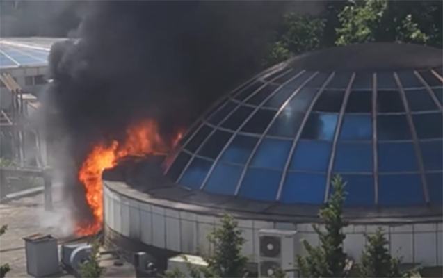 Atatürk parkında restoran yandı