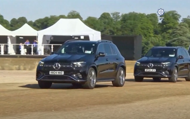 Prezident Blenheim sarayına belə gəldi