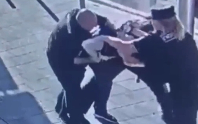 Moskvada məşhur milyonçunun oğlu polis rəisini döydü