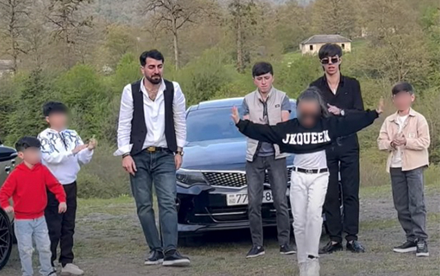 Qızlara oğlan rəqsi öyrədənlər...