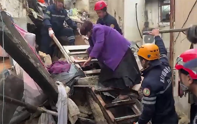 Bina çökdü, ev sahibi uçqunda qaldı