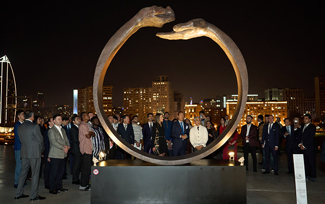 Lorenso Kuinnin “Təbiətdə tarazlıq” sərgisi Heydər Əliyev Mərkəzində