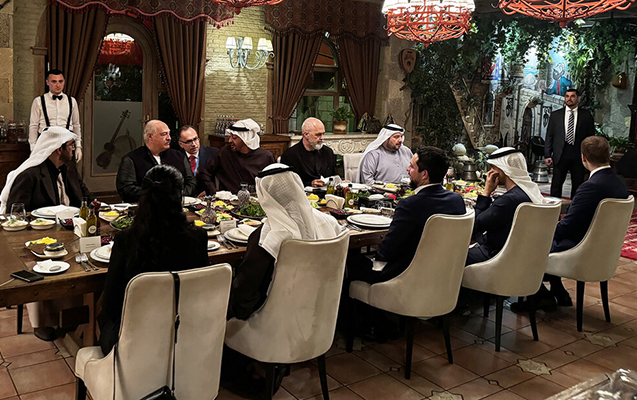 Musiqimizin sədaları altında şam yeməyi