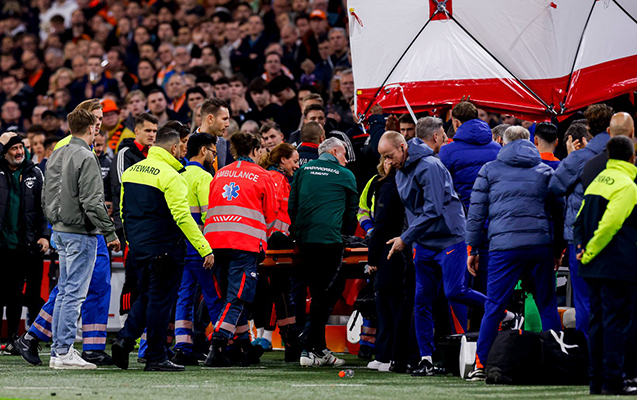 Məşqçinin halı pisləşdi, oyun dayandırıldı