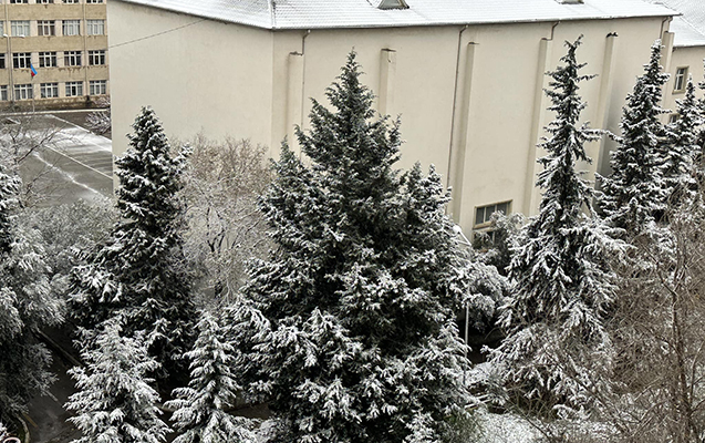 Bakıya ilk qar yağır