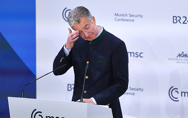 Forumda çıxışı zamanı ağladı