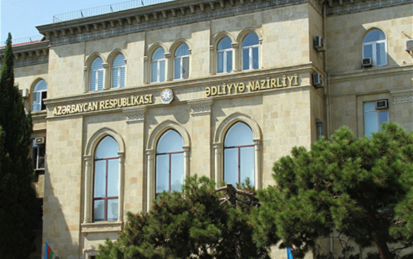 butun-siyasi-partiyalar-reyestrinde-bas-vermis-deyisiklikler-barede-melumat-verib