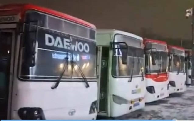 Avtobuslar xidmət etməkdən imtina etdi, yüzlərlə insan yollarda qaldı