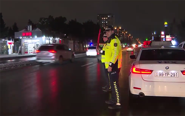 Sürücü və piyadaların təhlükəsizliyi üçün yollar qardan təmizlənib