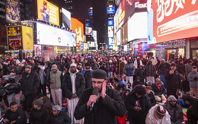 “Times” meydanında təravih namazı qılındı