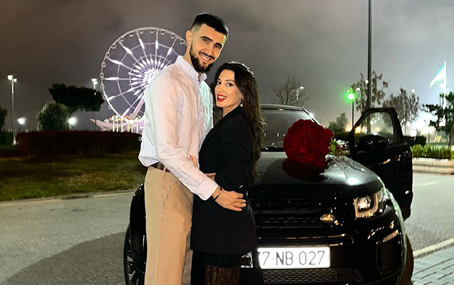 Toral Bayramov xanımına lüks maşın hədiyyə etdi