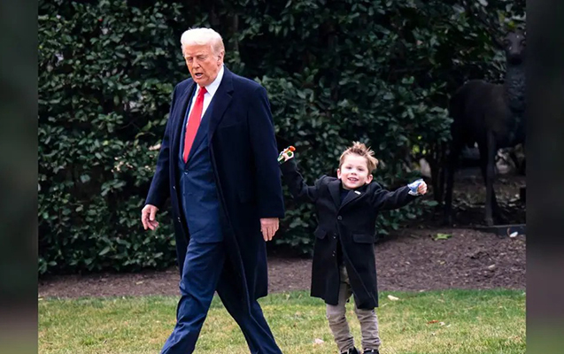 Tramp balaca dostu ilə...