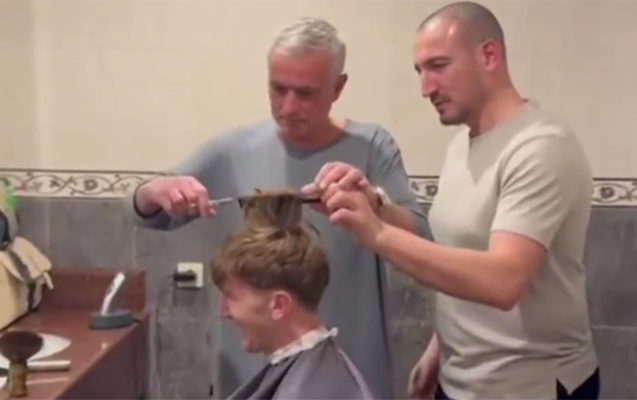 Mourinyo “bərbər” oldu