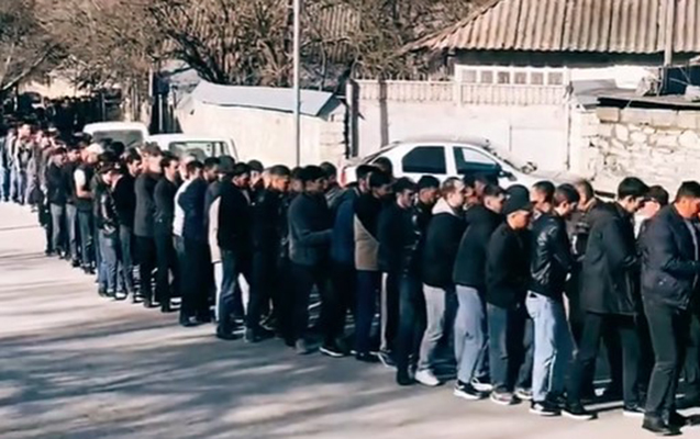 Bu izdihamın səbəbi bayramlaşmaqdır