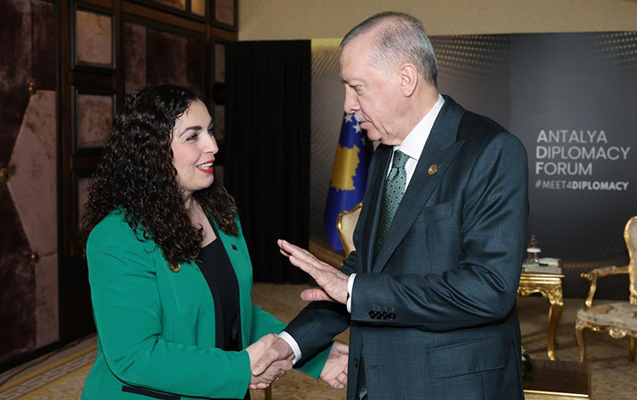 “Türkcəni gah öyrənirsən, gah unudursan...”