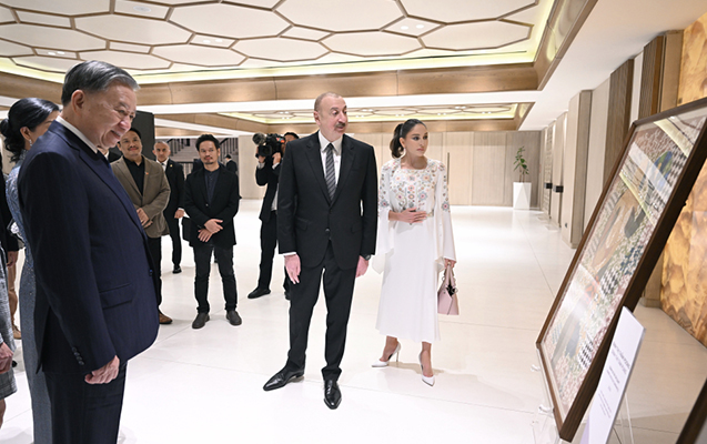 Liderlər sərgiyə baxdılar