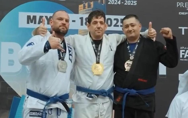 Rəsul Abbasovdan fransalı rəqibi üzərində parlaq qələbə