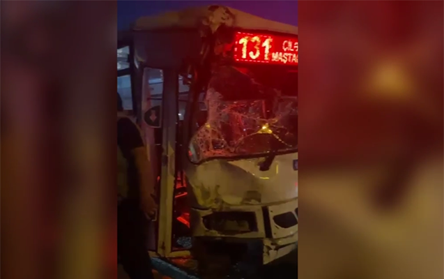 Bakıda iki sərnişin avtobusu toqquşdu