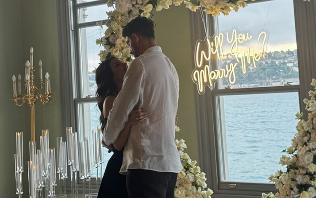 Türkiyəli futbolçudan romantik evlilik təklifi