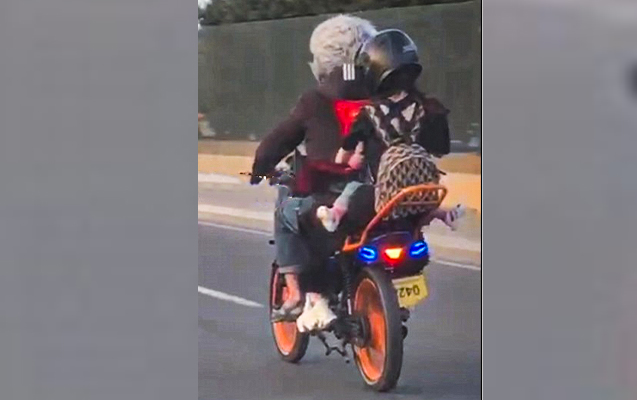 Körpəni motosikletdə apardılar