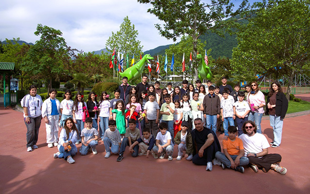 “TourAgent Travel” 3 yaşını və Uşaqlar Gününü şəhid övladları ilə qeyd etdi