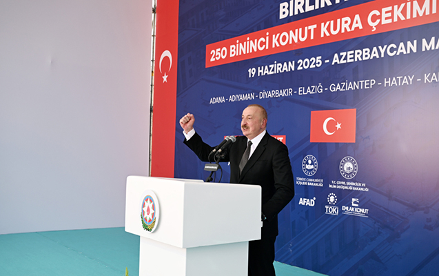 Prezidentin çıxışı zamanı “Qarabağın fatehi” səsləri ucaldı