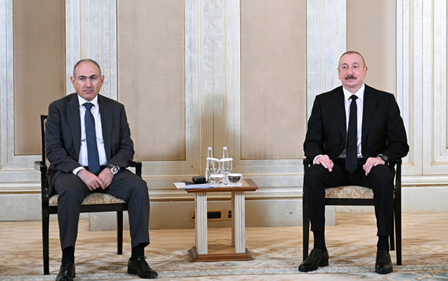 İlham Əliyevlə Paşinyanın görüşündən