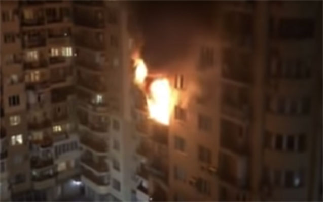 Sumqayıtda yaşayış binasındakı yanğın söndürüldü