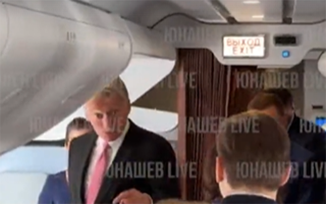 Peskovla Dyuminin təyyarəsi dron hücumuna görə havaya qalxa bilmədi