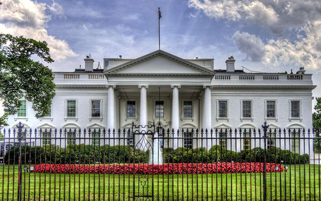 Ağ Evin qarşısında Azərbaycan himni