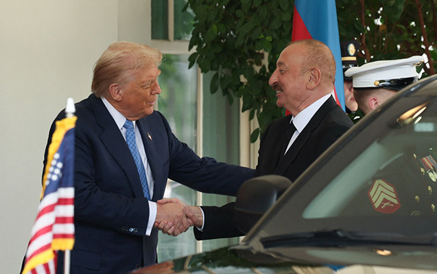 Donald Tramp Ağ Evdə İlham Əliyevi qarşıladı