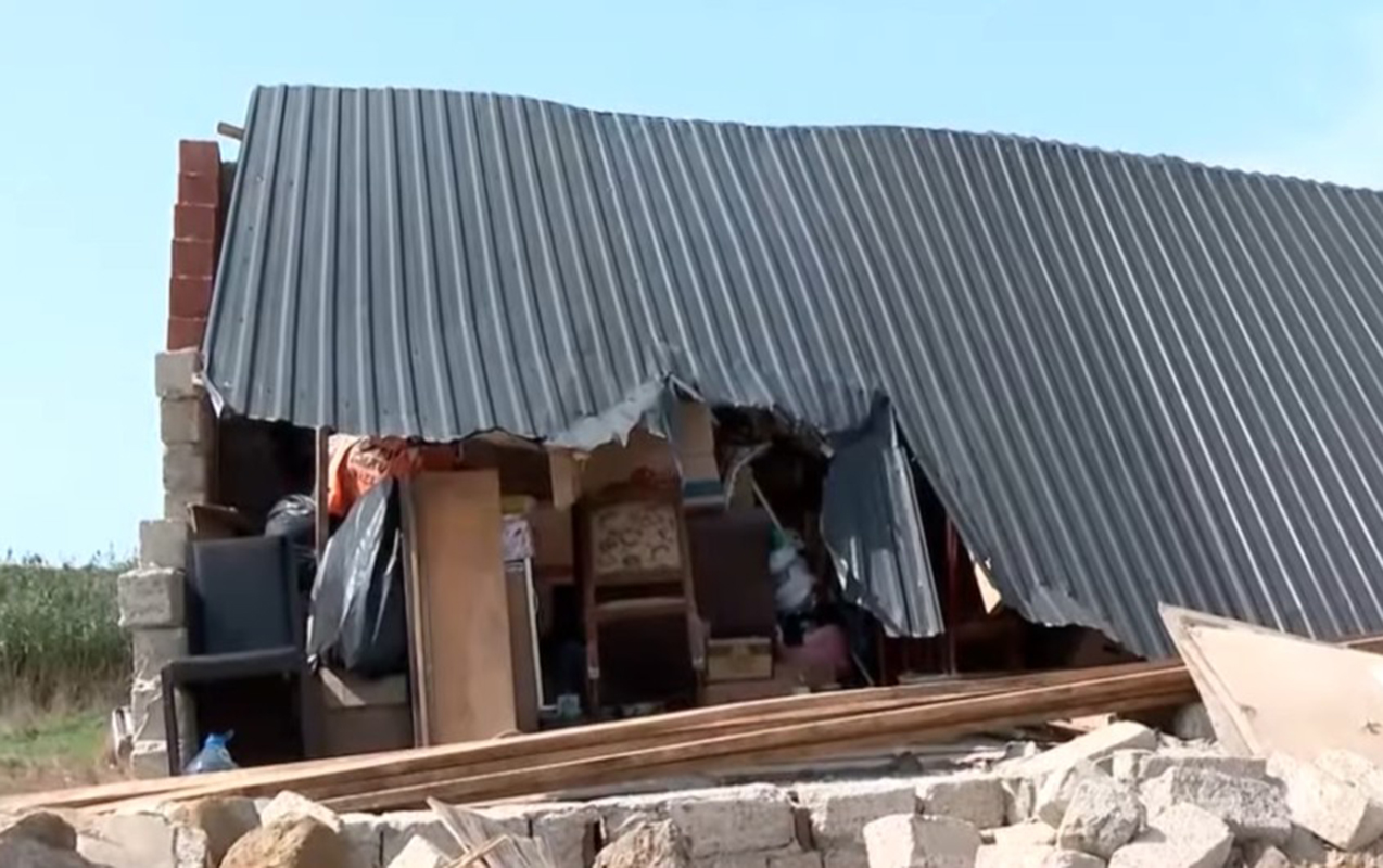 Sənədsiz evlər sakinlərə xəbərdarlıq edilmədən sökülüb?