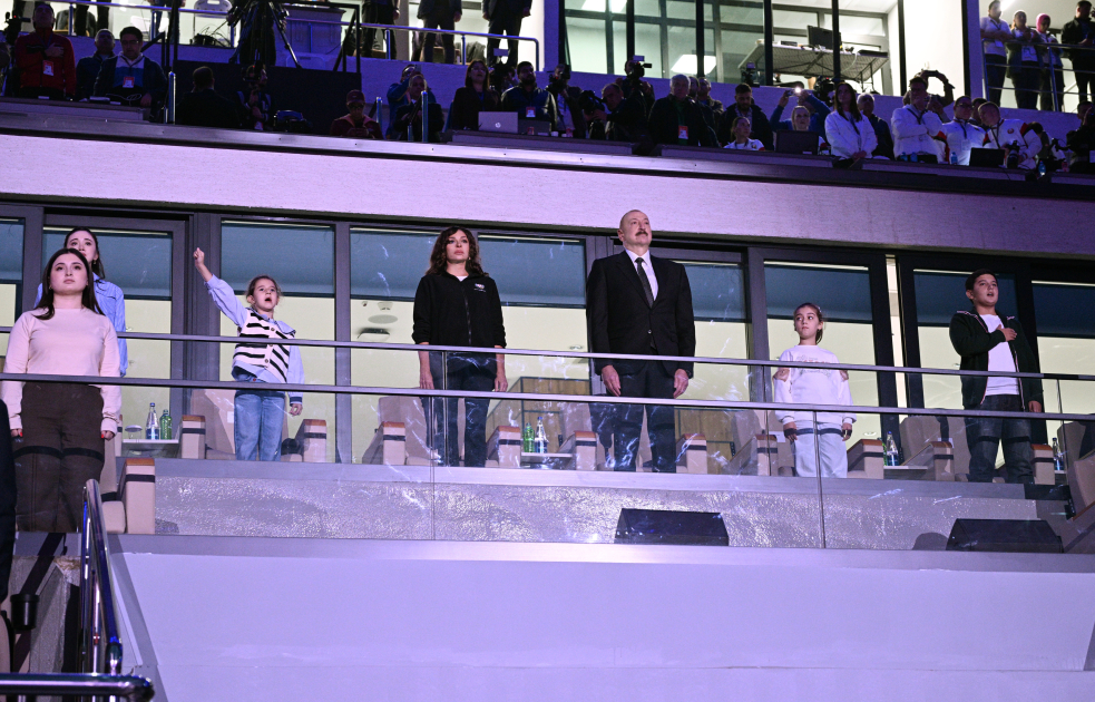 Prezident ailəsi açılışı Nilaygillə izlədi
