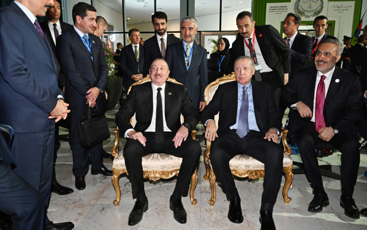 Prezidentin tarixi Misir səfərindən görüntülər