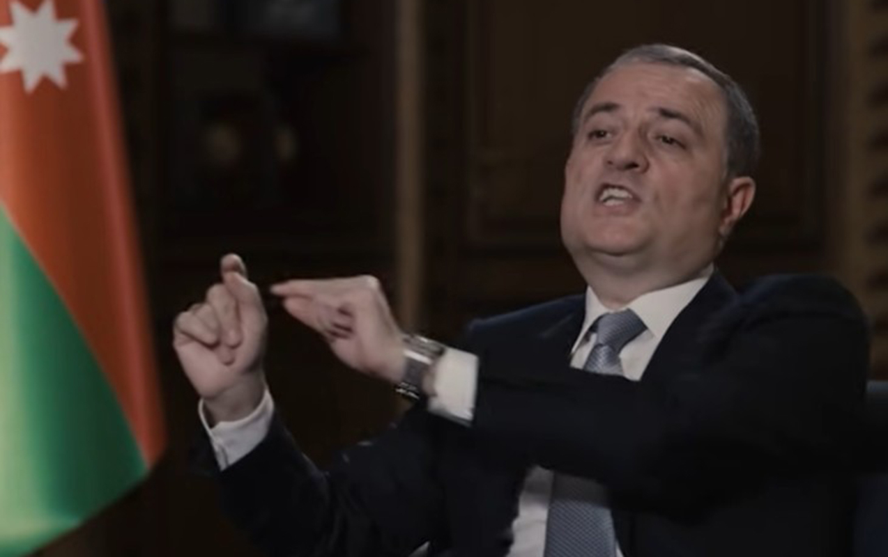 “Gülməli çıxırdı, titulunun yanında hər zaman elə qeyd edirdilər”