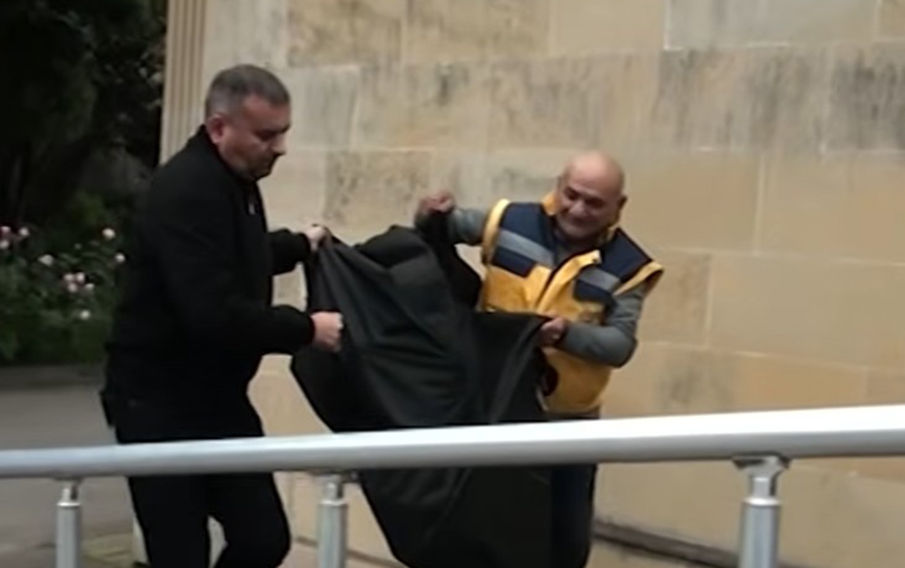 “Otağa icazəsiz girib isinmək üçün od qalayıblar”