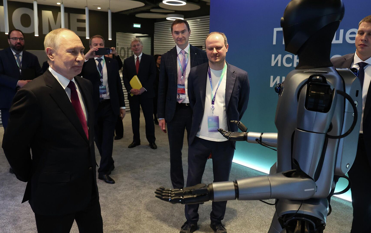 Robot Putin üçün rəqs etdi