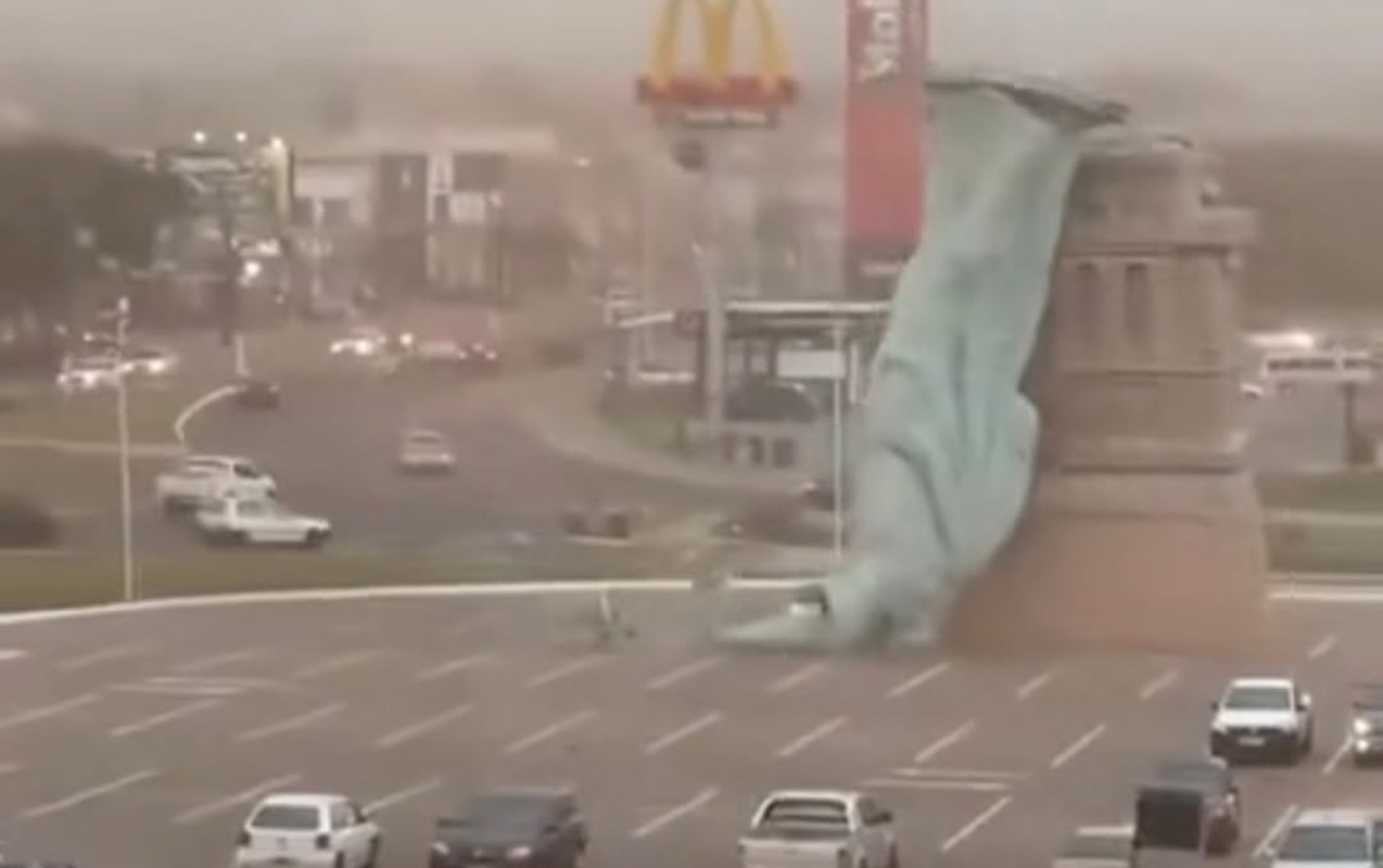 Güclü külək Braziliyadakı Azadlıq heykəlini aşırdı