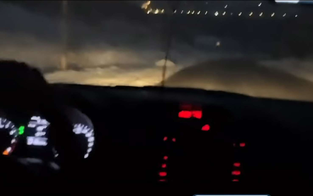 hyundai-yol-kenarindaki-masina-cirpildi