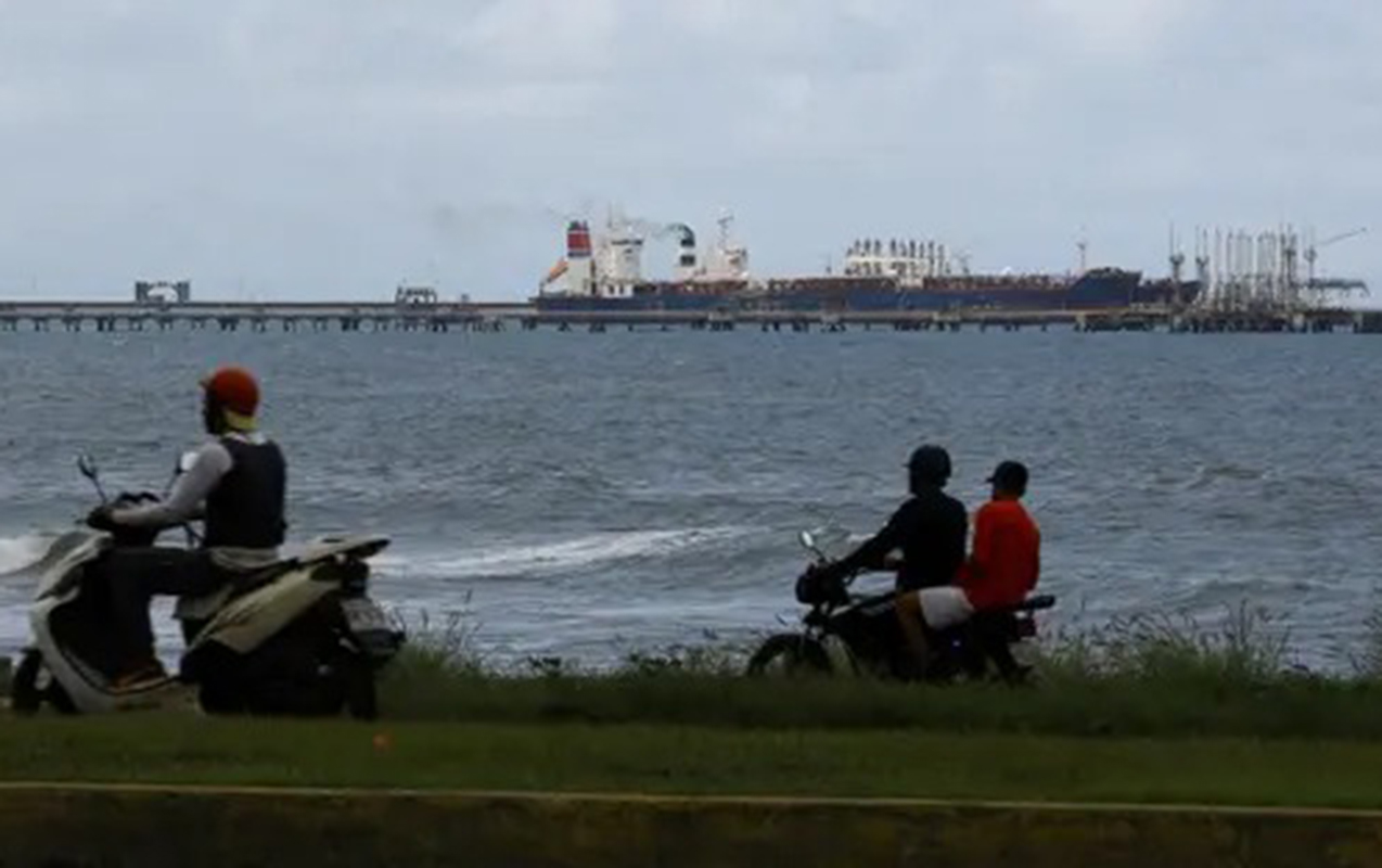 abs-venesuela-neftini-dasiyan-daha-bir-tankeri-ele-kecirdi