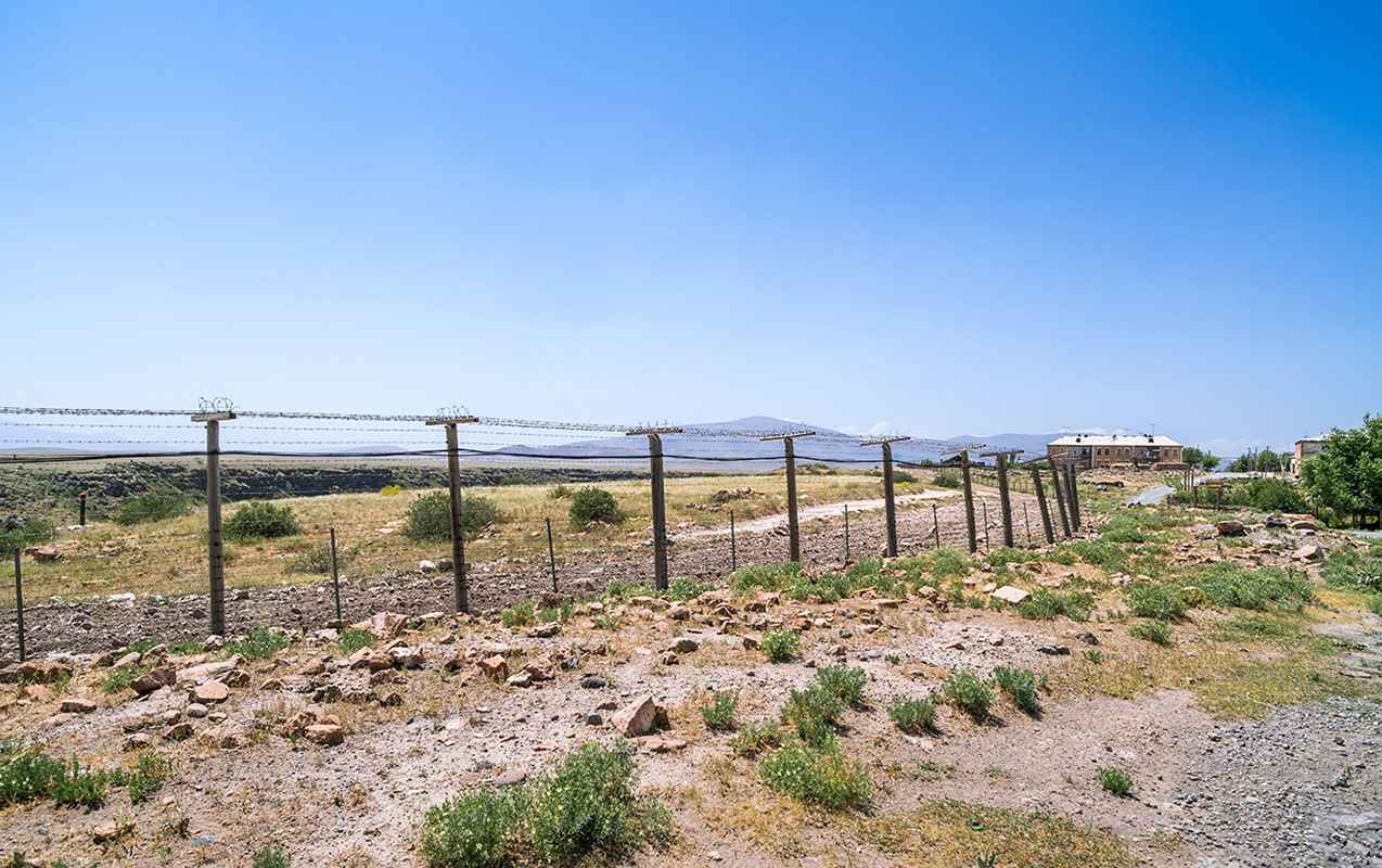 ermenistan-turkiye-ile-serheddeki-kecid-menteqesinden-rusiya-serhedcilerini-cixarir