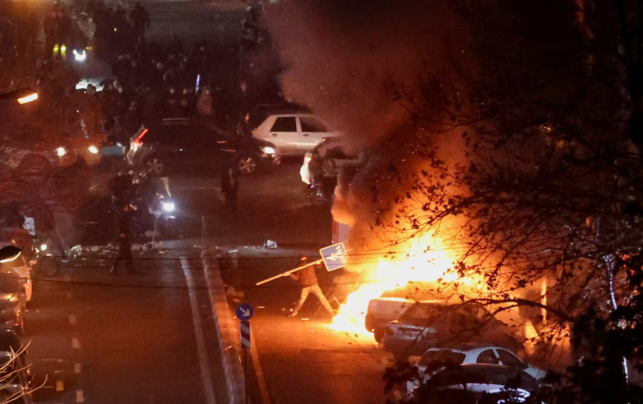 irandaki-etirazlarda-2000-nefer-helak-olub